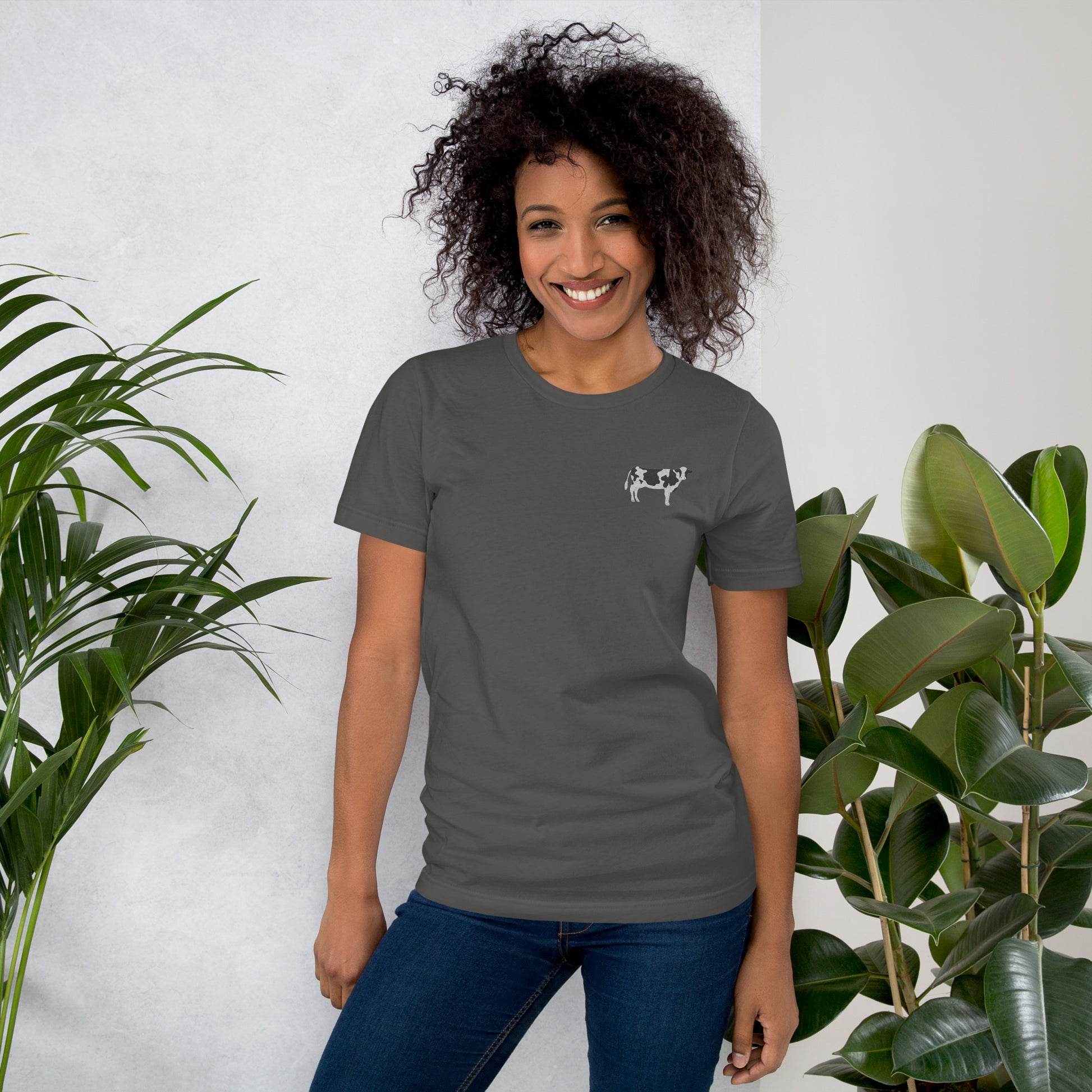 Cow Cotton T-Shirt - Embroidered - Wildlife Soul   Cow Cotton T-Shirt - Embroidered